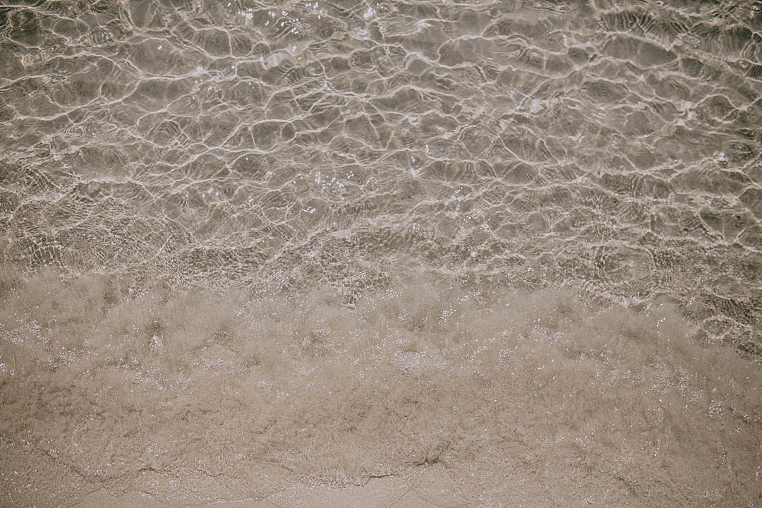 eau de crystal sur la plage du petit Sperone